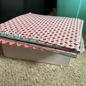 LOT OF 100 PAGES OF 12X12 DECORATIVE SCRAPBOOKING CHRISTMAS PAPER// NWT